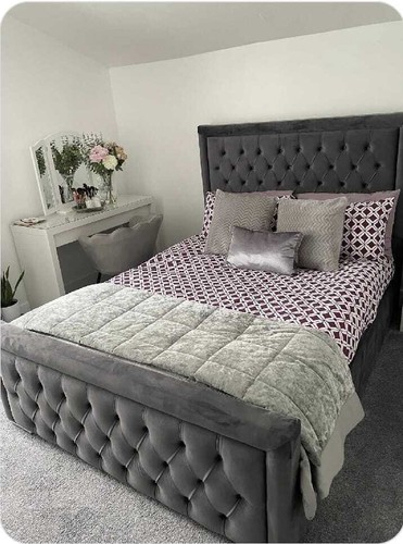 Chesterfield upholstered bed - upholstered,